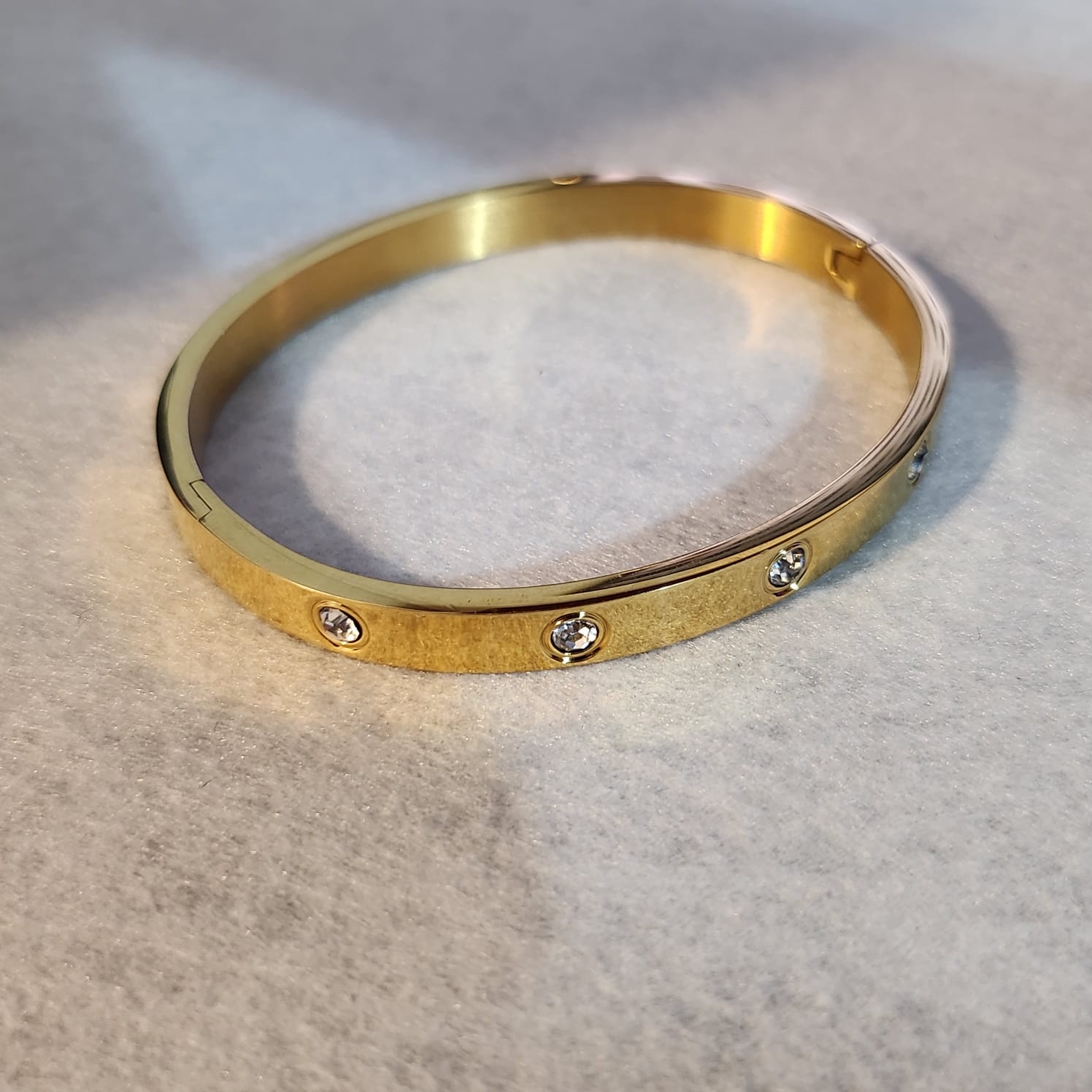 THE LOVE BANGLE WITH 10 STONES – 6MM GOLD