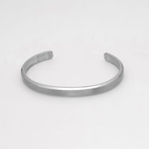 TORQUE CUFF BANGLE - WHITE GOLD