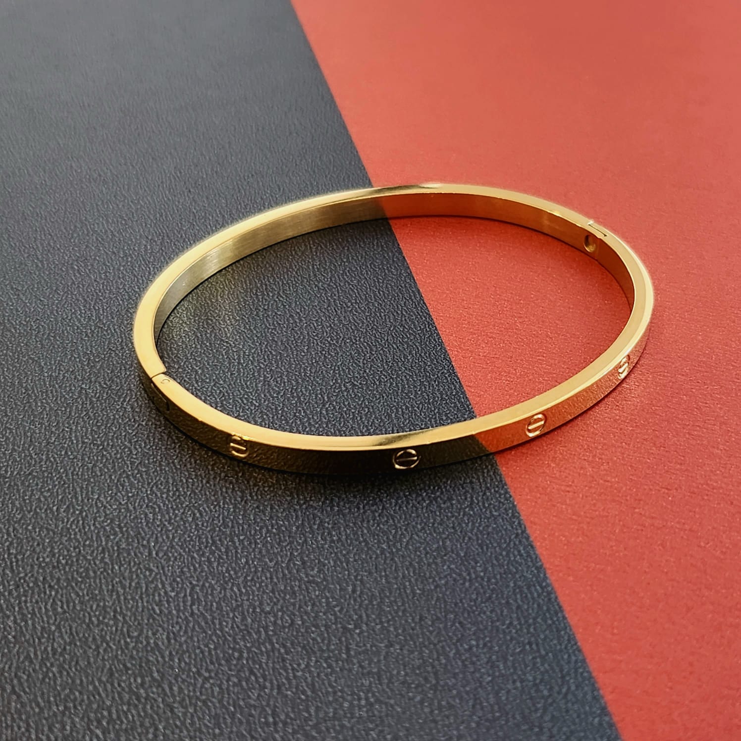 THE LOVE BANGLE –  4MM GOLD